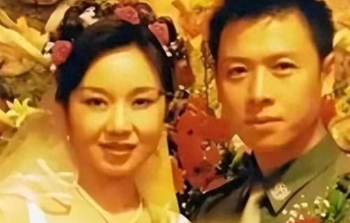 闫妮前夫净身出户离婚，如今22年后竟成了她最信赖的