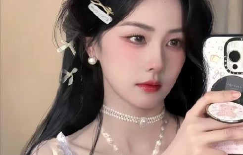 白鹿为何能在奔跑吧投票中断层领先？