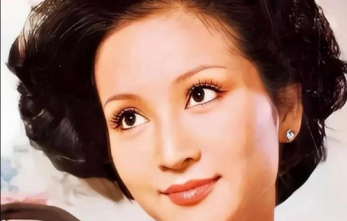 狄波拉保持冻龄状态的保养秘诀是什么？