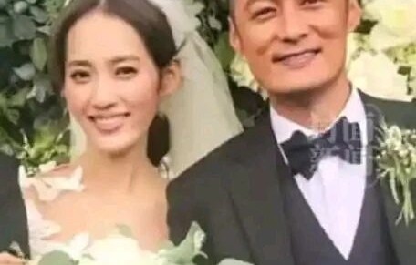余文乐宣布离婚!9年婚姻体面分手，前妻王棠云是富二代、模特出身_新闻