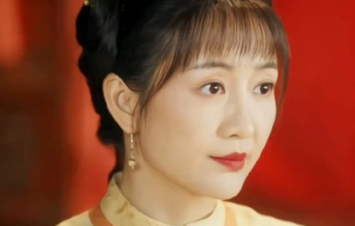 王鸥用什么演技演出少女的青涩感？