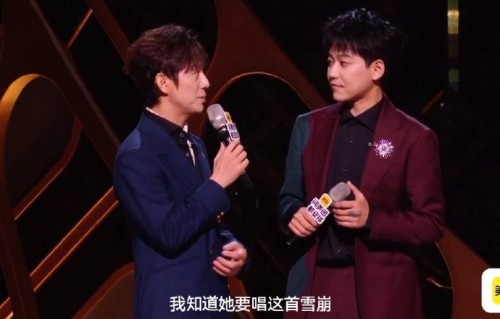 何炅对王源“上过歌手”的说法有何评价？