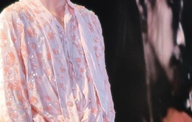 王源震颤真相：唱功炸裂还是胆小反差萌？