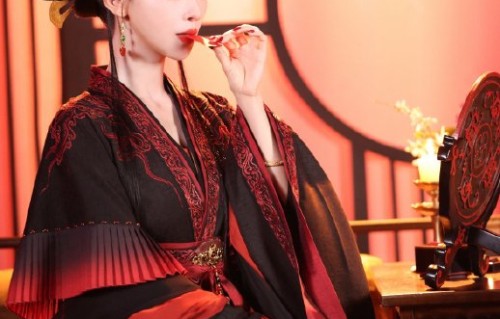 观众为什么认为吴谨言是“天选大女主”和“扛剧”演员？