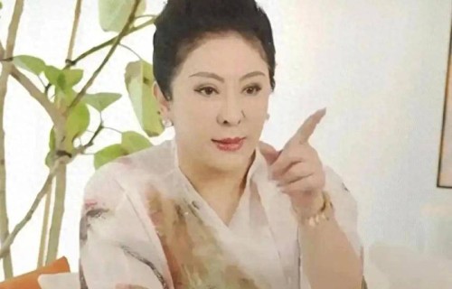 向太曝演员6年片酬暴涨250倍，陈年恩怨再起，周星驰成争议焦点