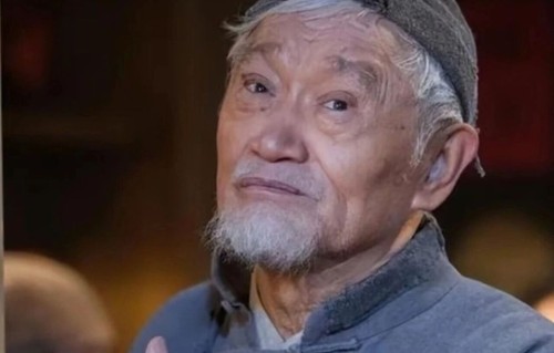 90岁牛犇病房送别儿子，让人泪目！66岁“鬼子专业户”王侃患癌离世，朋友圈签名太唏嘘