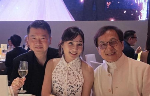 香港豪门婚宴媲美颁奖礼，成龙洪金宝元彪同场，佘诗曼饮到面红