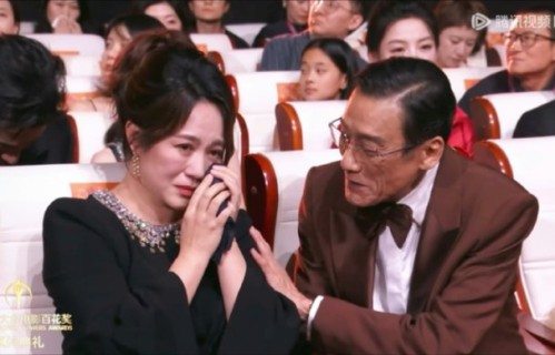 梁家辉与马丽在金像奖上的互动为什么被网友称为名场面？