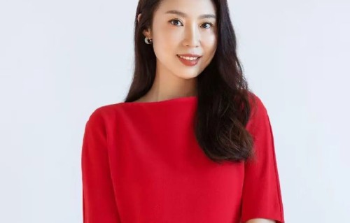吴谨言在《御廷谣》中为何再次使用配音演员邱秋？