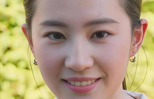 从火锅店到环球影城，刘亦菲半年7次素颜被偶遇：不修图、不端着，这才是真·松弛感天花板