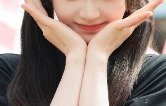 胡一天蹲低配合田曦薇的互动是即兴发挥吗？