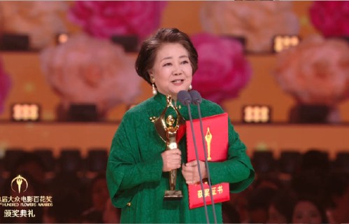 马丽和宋佳看到萨日娜获奖时为何落泪？