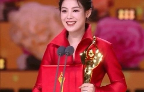 网友如何评价李云霄看陈丽君拿奖的眼神？