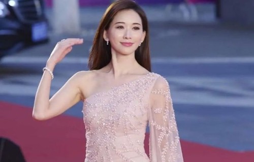 吃瓜进行时：老公不待见嗲嗲模特，模特奶爸假离婚，厂花卖惨