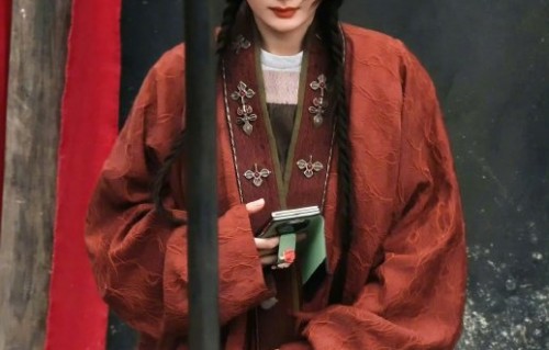 粗布囚衣掩不住锋芒！杨幂《江山大同》囚车戏破碎感炸裂