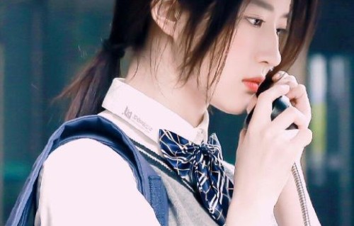 刘亦菲不化妆的松弛感源于哪种心态？