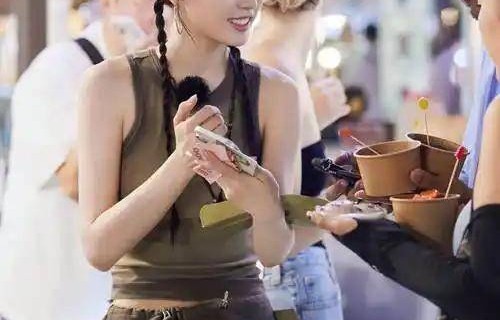 张雅琪被曝已婚!深度绑定富二代合伙经商，火速抽身藏深意?_网友_万俊丰_公司