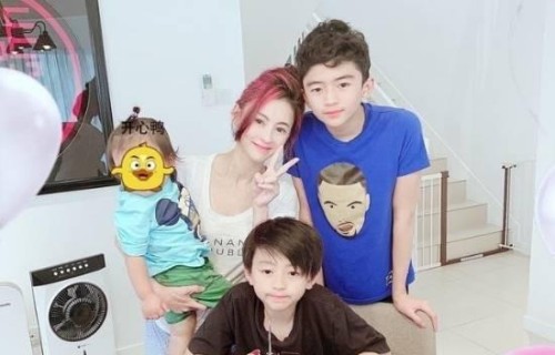 46岁张柏芝独自抚养三子尽显坚韧大儿子：妈妈太辛苦了