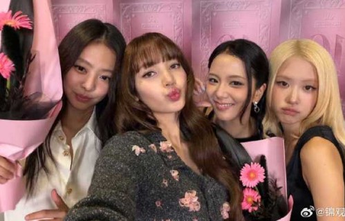 Lisa发四人合照是否暗示BLACKPINK将全员续约？|朴彩英|Jennie|YG|合约|合体