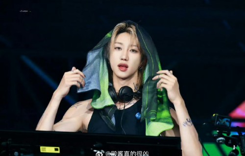 周深徐明浩领衔！QQ音乐巅峰音乐节阵容官宣