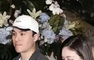 何猷启再婚后与两个女儿的关系如何？
