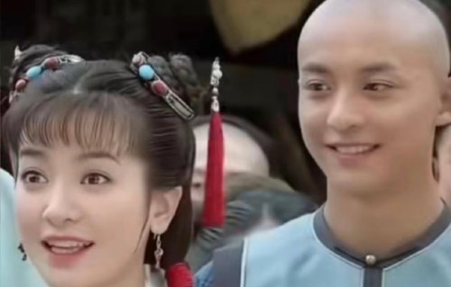 李晟与丈夫李佳航有哪些互相支持的甜蜜互动？
