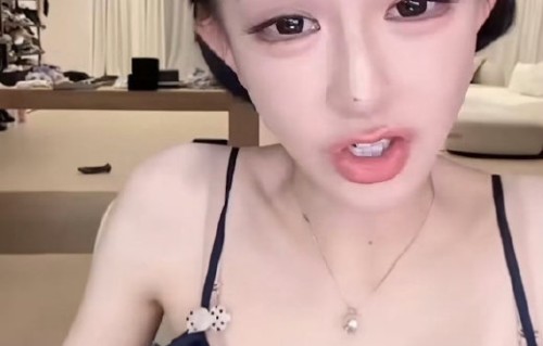 网红频频自曝收入，真实目的是为了引流还是蹭热度？