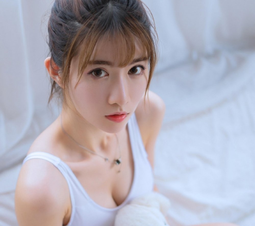 知名男演员私人饭局被偷拍，让人不寒而栗！网友的反应一边倒