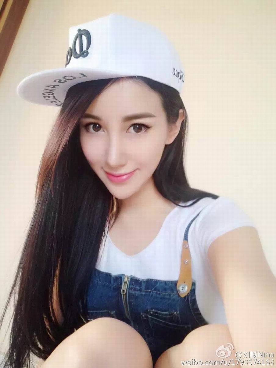 知名男演员私人饭局被偷拍，让人不寒而栗！网友的反应一边倒