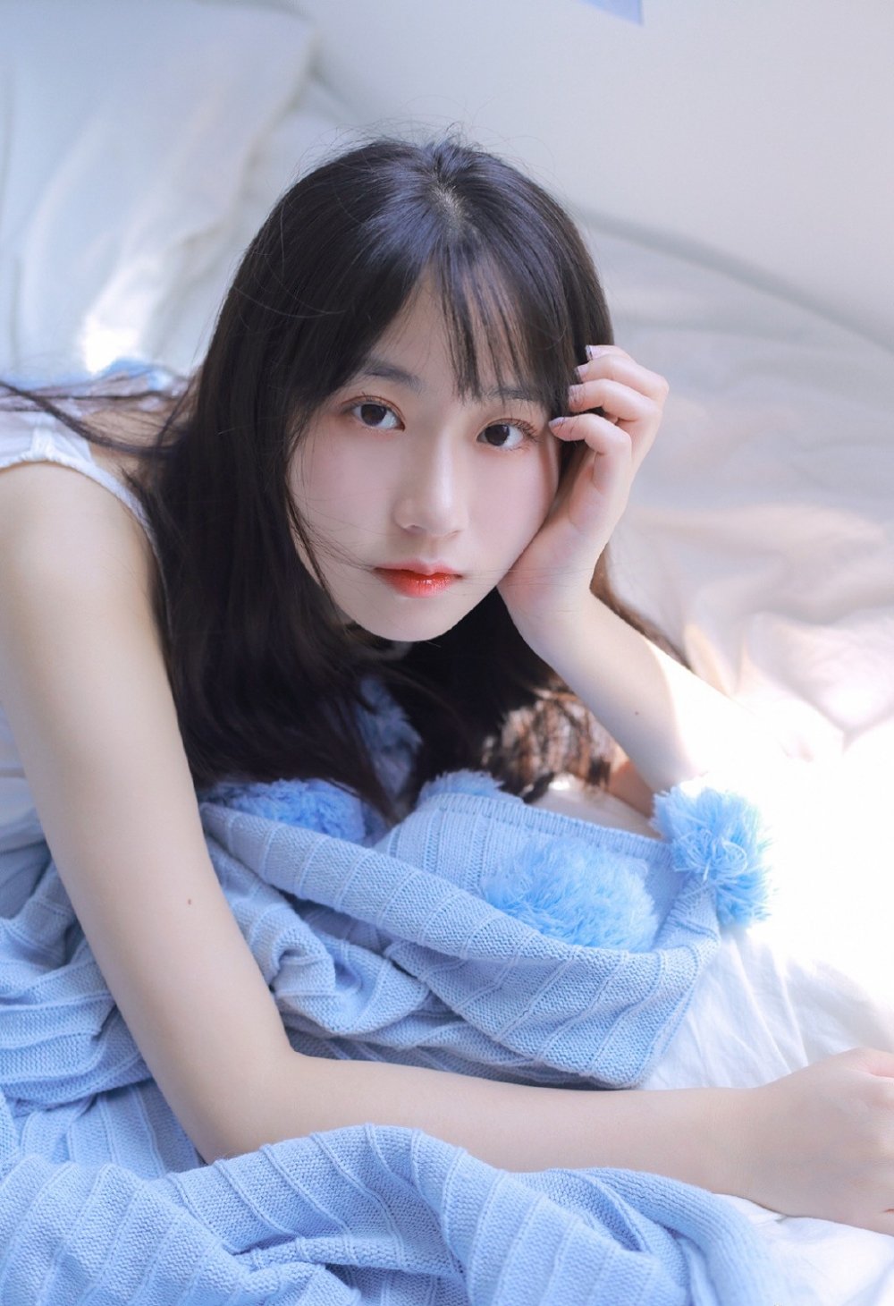 知名男演员私人饭局被偷拍，让人不寒而栗！网友的反应一边倒