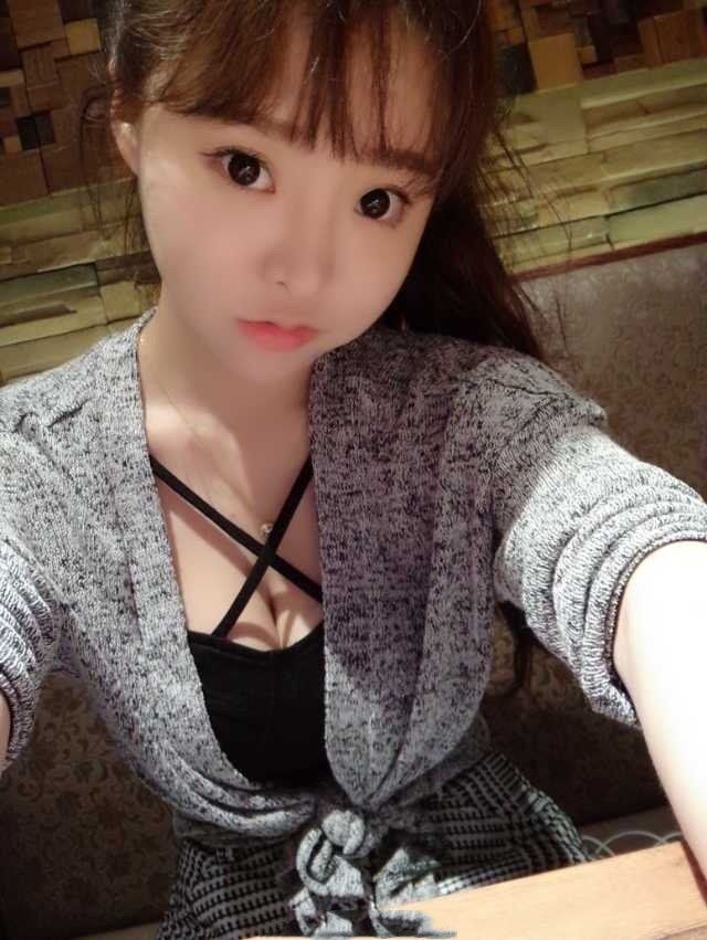 知名男演员私人饭局被偷拍,让人不寒而栗!网友的反应一边倒