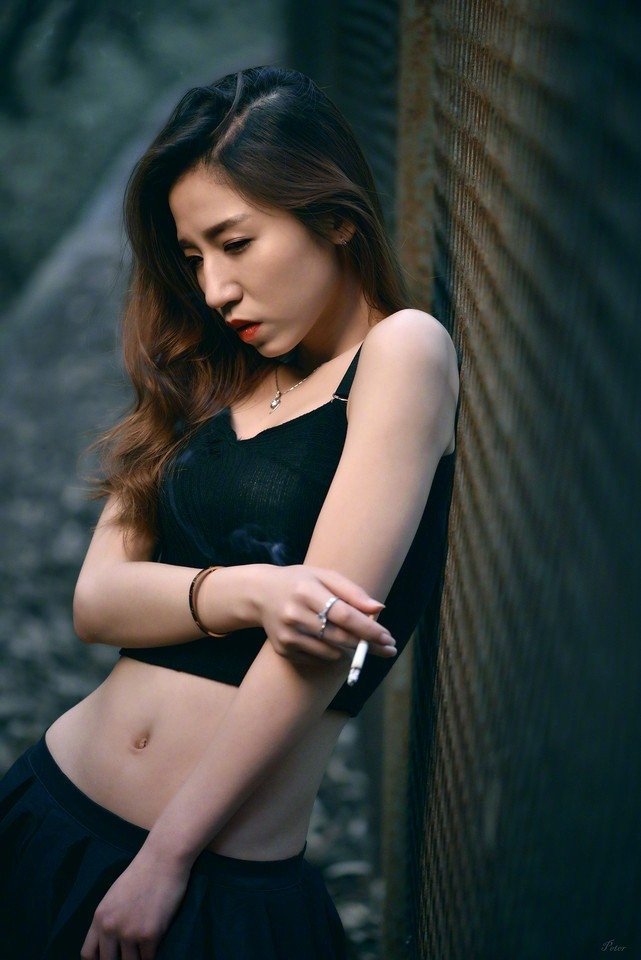 知名男演员私人饭局被偷拍，让人不寒而栗！网友的反应一边倒
