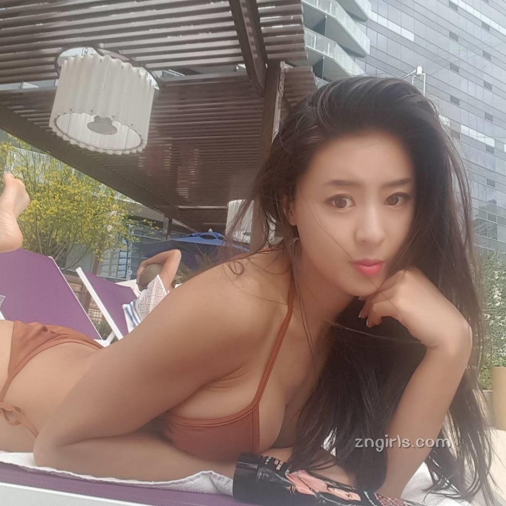 知名男演员私人饭局被偷拍，让人不寒而栗！网友的反应一边倒