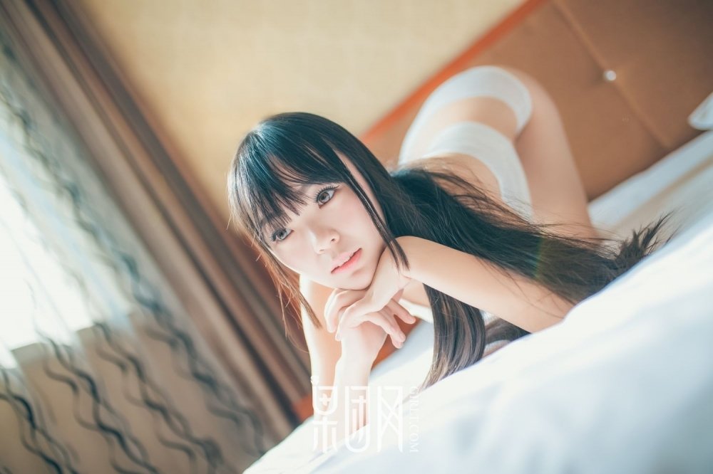 知名男演员私人饭局被偷拍，让人不寒而栗！网友的反应一边倒