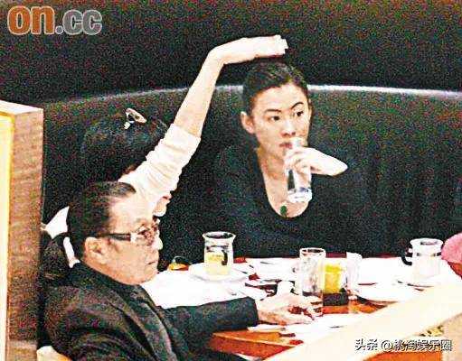 目前，谢贤的家属正在料理其身后事宜，相关的遗产信托程序也将按照遗嘱规定逐步启动。